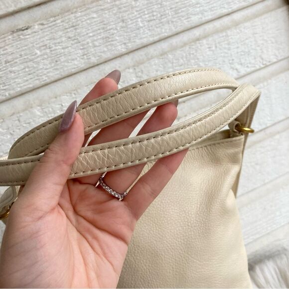 HOBO Ivory Leather Blaze Convertible Hobo Shoulder Bag Backpack Drawstring - Picture 9 of 14